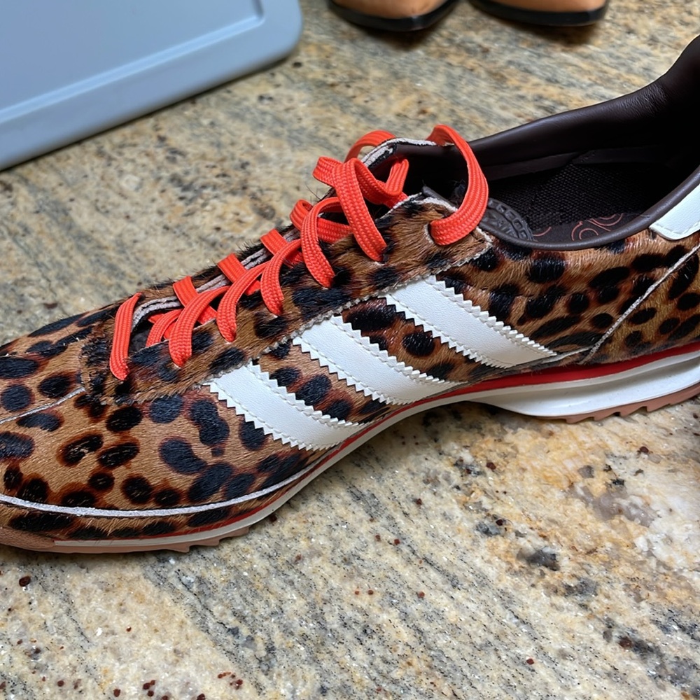 Adidas Leopard Sneakers 7.5 - Picture 6 of 8